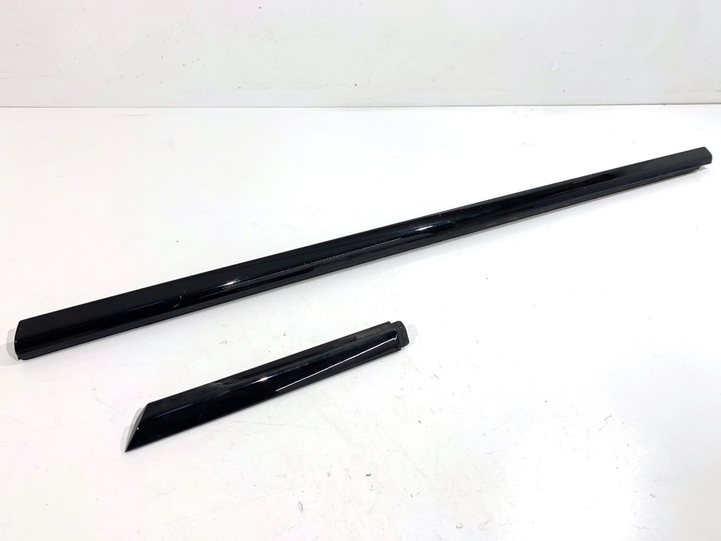 [STARK-824999] Moldura de puerta delantera izquierda BMW 2 Gran Coupe (F44)