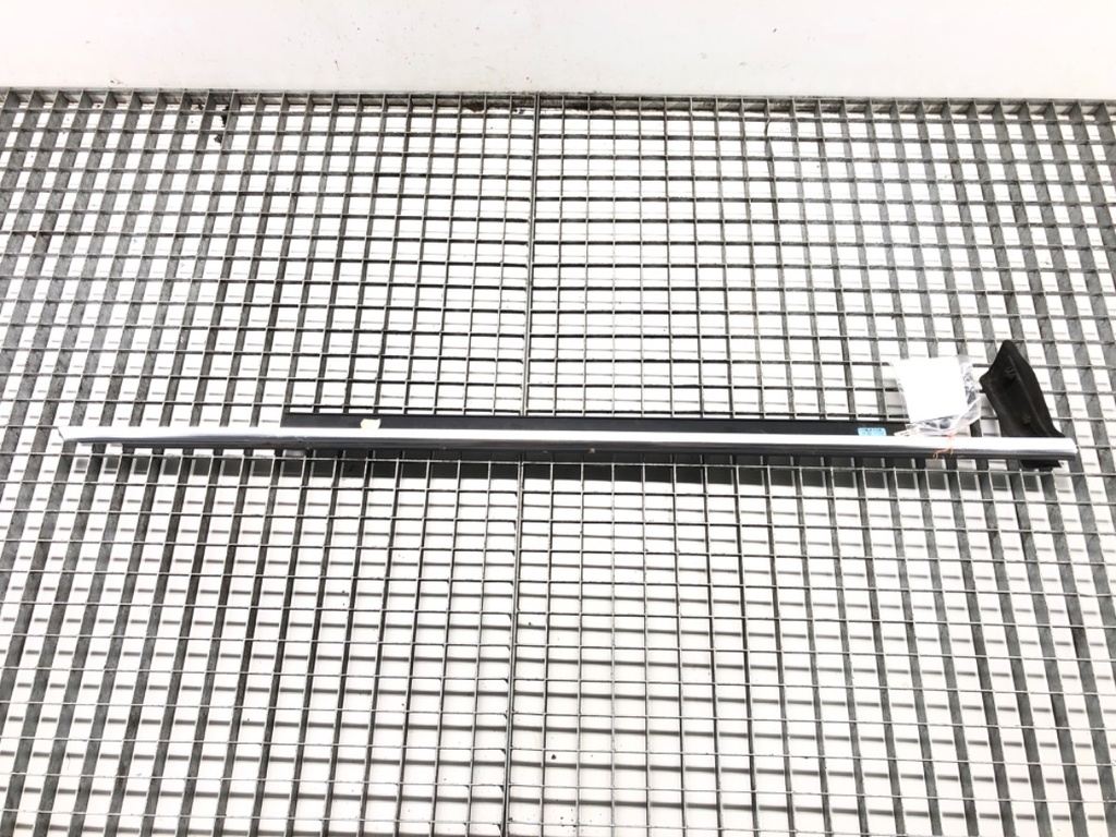 [STARK-592061] Moldura de puerta delantera derecha Audi A6 C7