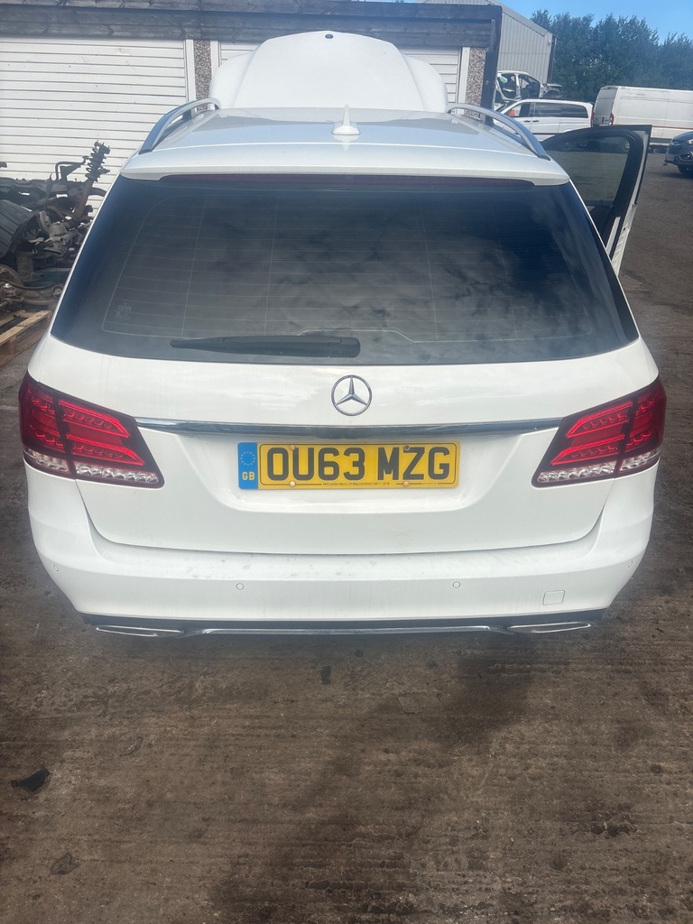 [EPE-128209] Portón trasero Mercedes-Benz Clase E