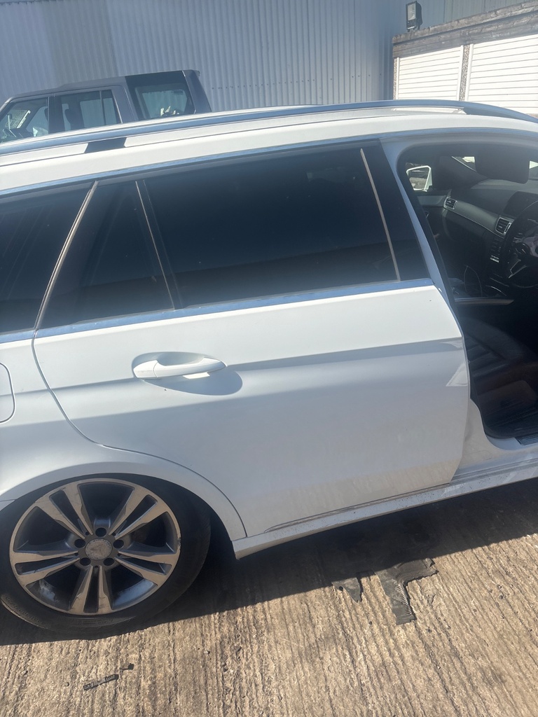 [EPE-128244] Puerta trasera derecha Mercedes-Benz Clase E