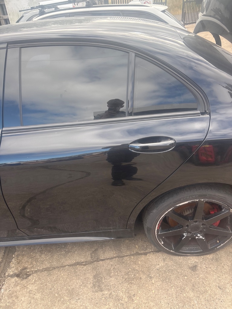 [EPE-128305] Puerta trasera izquierda Mercedes-Benz Clase C