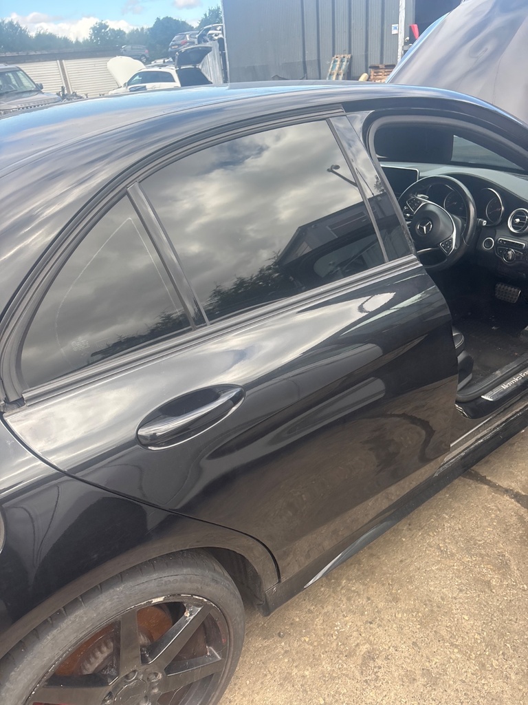 [EPE-128327] Puerta trasera derecha Mercedes-Benz C-Class 2014-2018