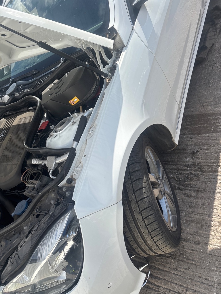 [EPE-128162] Aleta delantera izquierda Mercedes-Benz E-Class 2013