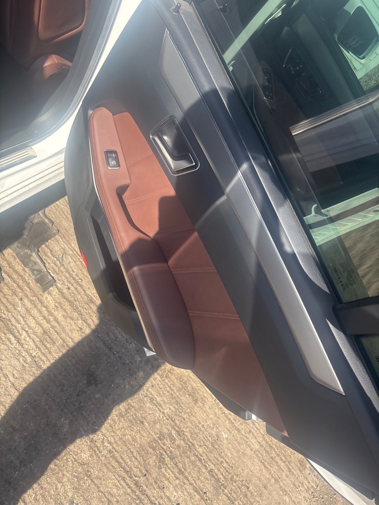 [EPE-128243] Panel de puerta Mercedes-Benz Clase E (2009-2016)