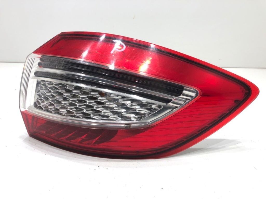 [STARK-796671] Piloto trasero derecho Ford Mondeo IV Turnier (BA7) 2007-2015