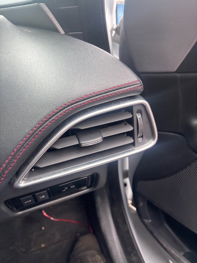 [EPE-126467] Conducto de ventilación Jaguar XE 2.0 D 2015