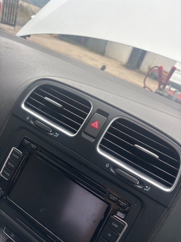 [EPE-126891] Salida de aire calefacción salpicadero VW Golf 2012