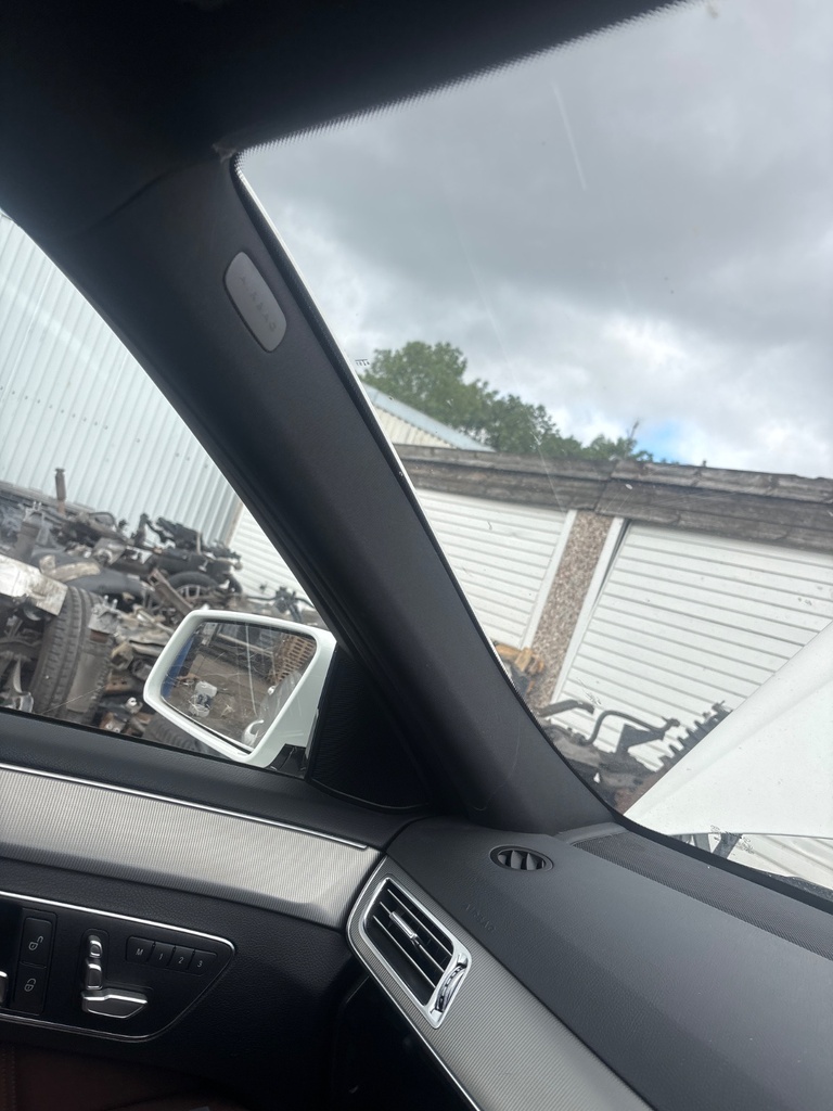 [EPE-128188] Pilar A Mercedes-Benz E-Class
