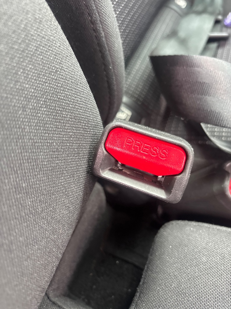 [EPE-126176] Cinturón de seguridad fila central trasera Kia Sportage 2021