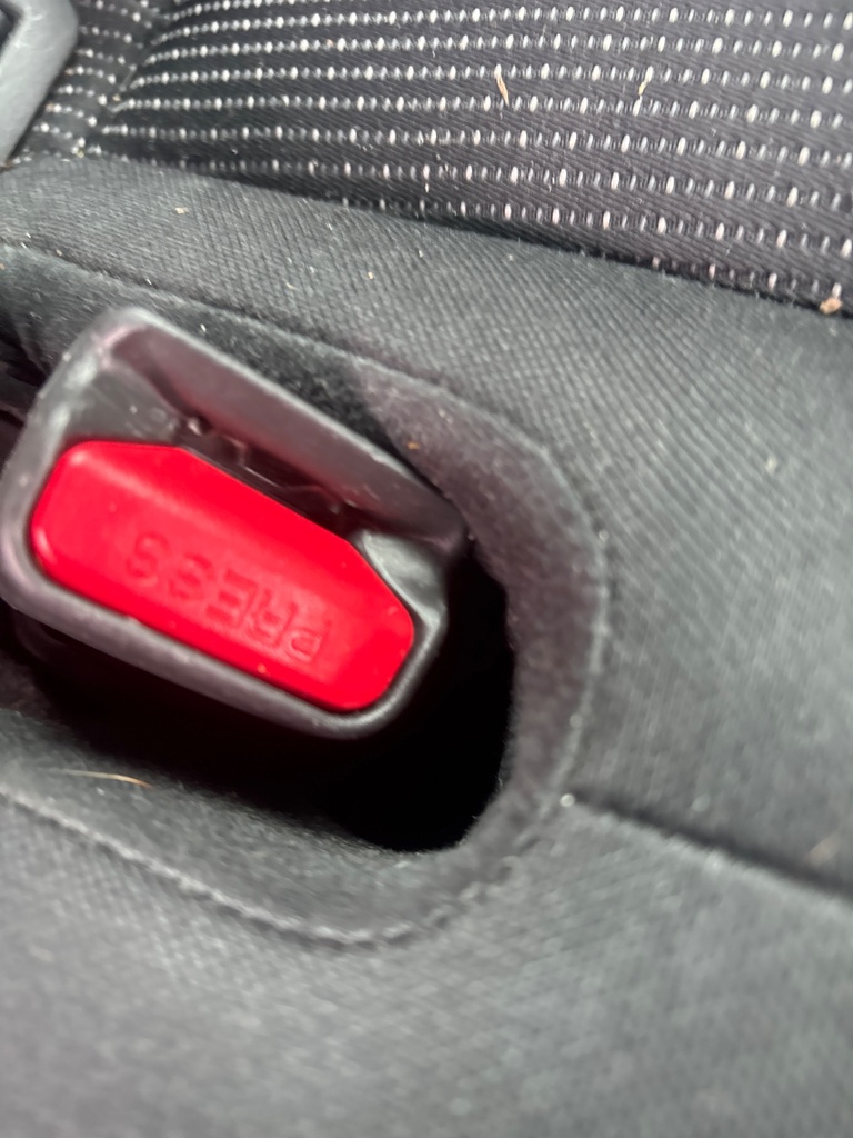 [EPE-126178] Cinturón de seguridad trasero central izquierdo Kia Sportage 2021