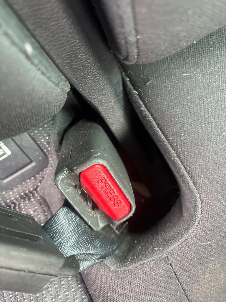 [EPE-126179] Cinturón de seguridad trasero central derecho Kia Sportage 2021