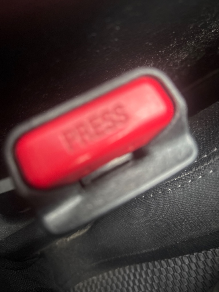 [EPE-126324] Interruptor de cinturón de seguridad delantero derecho Nissan Qashqai 2016
