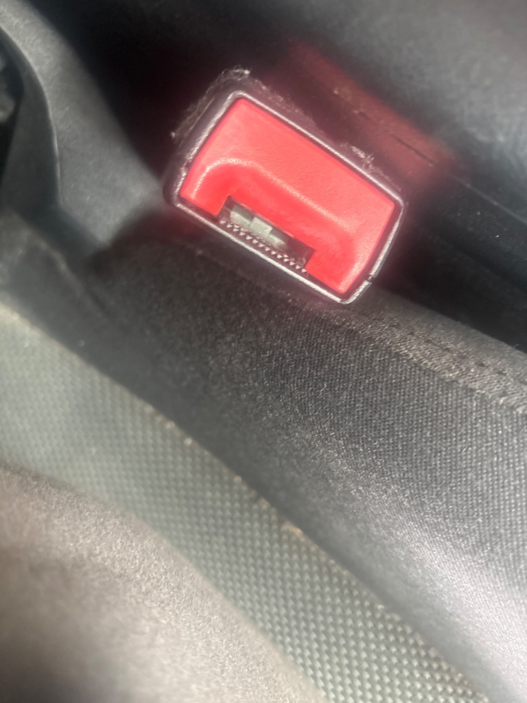 [EPE-126986] Hebilla de cinturón de seguridad delantero derecho Audi TT 2011