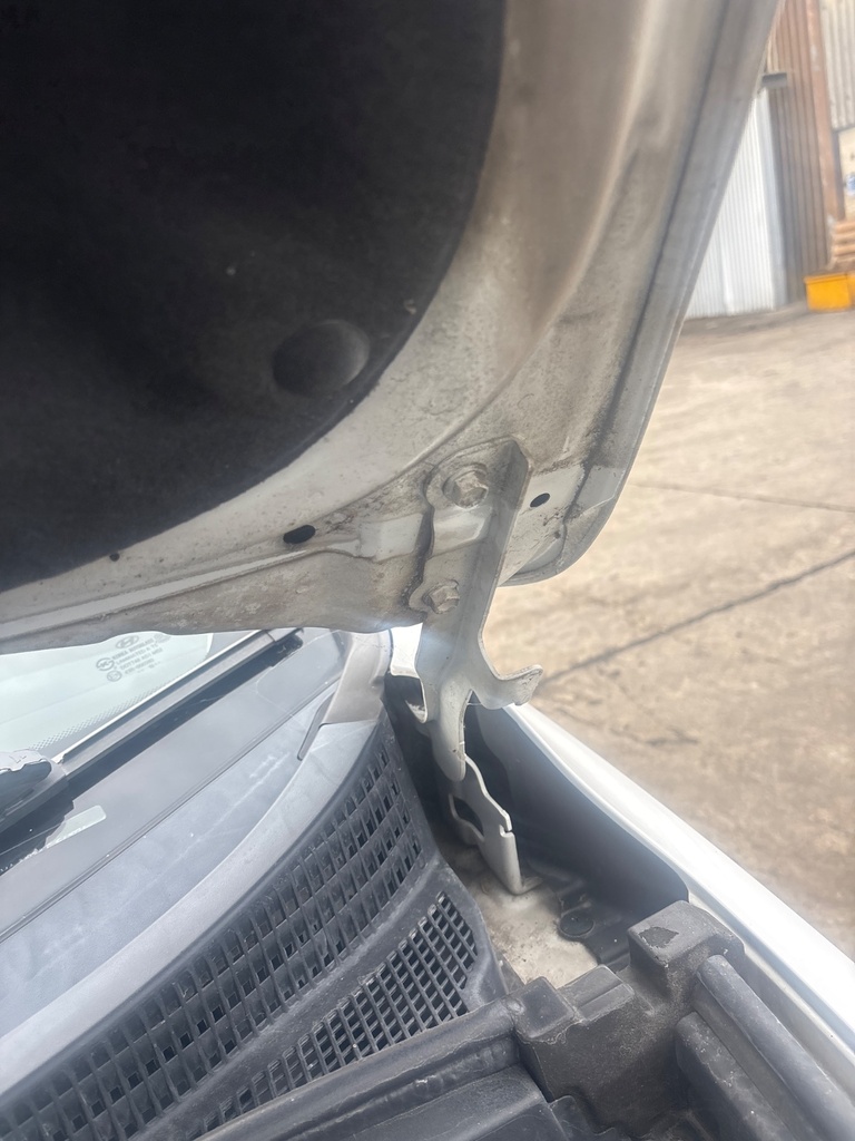 [EPE-127776] Bisagra de capó izquierda Hyundai ix35