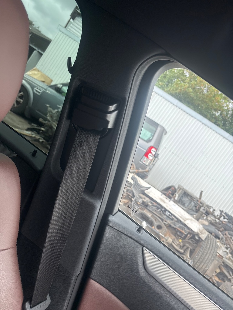 [EPE-128190] Embellecedor Pilar B Mercedes-Benz E-Class