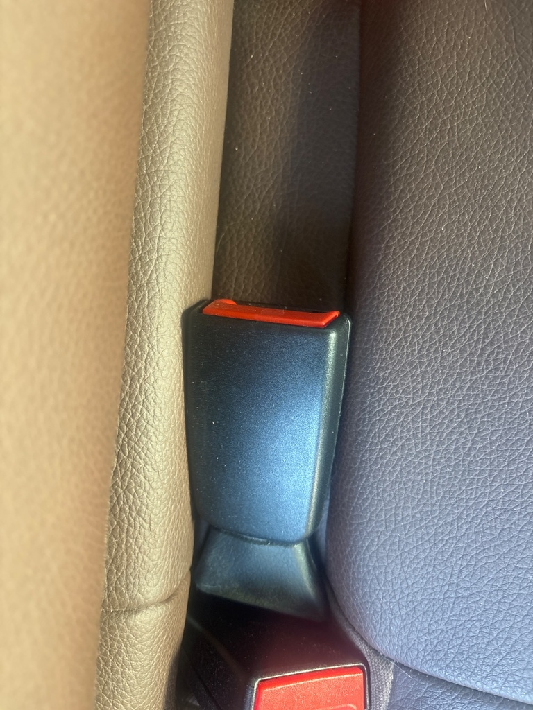 [EPE-128246] Cinturón de seguridad trasero fila central Mercedes-Benz E-Class