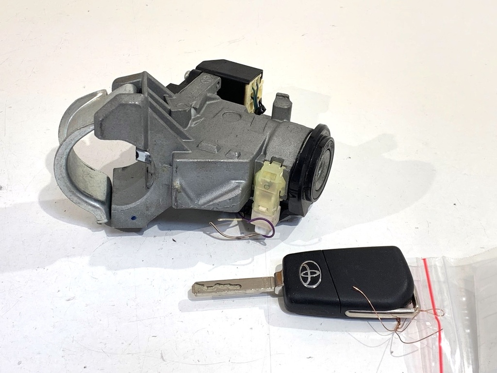 [STARK-886565] Portavasos Toyota Auris (_E18_) 2012-2018