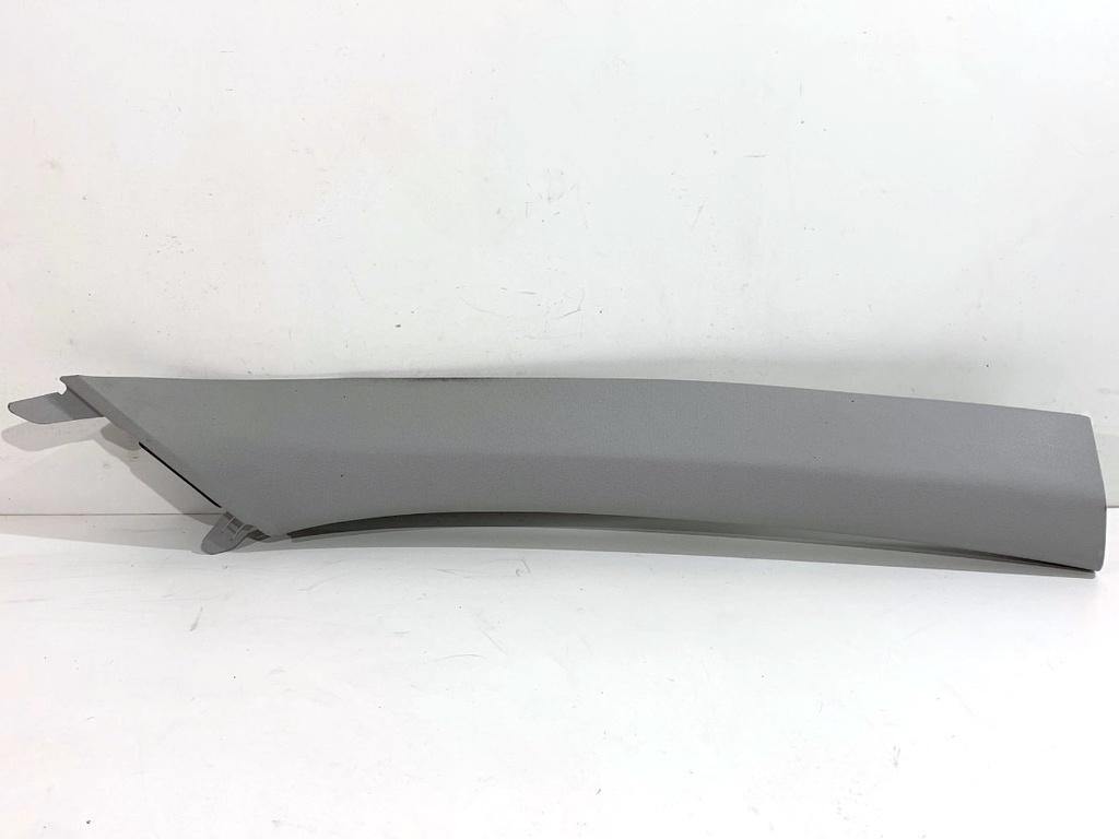 [STARK-817701] Moldura de pilar derecho Hyundai Elantra VII (CN7)