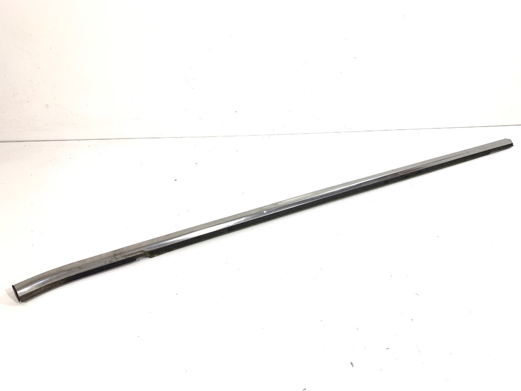 [STARK-831411] Moldura de puerta delantera derecha KIA SPORTAGE IV (QL, QLE)