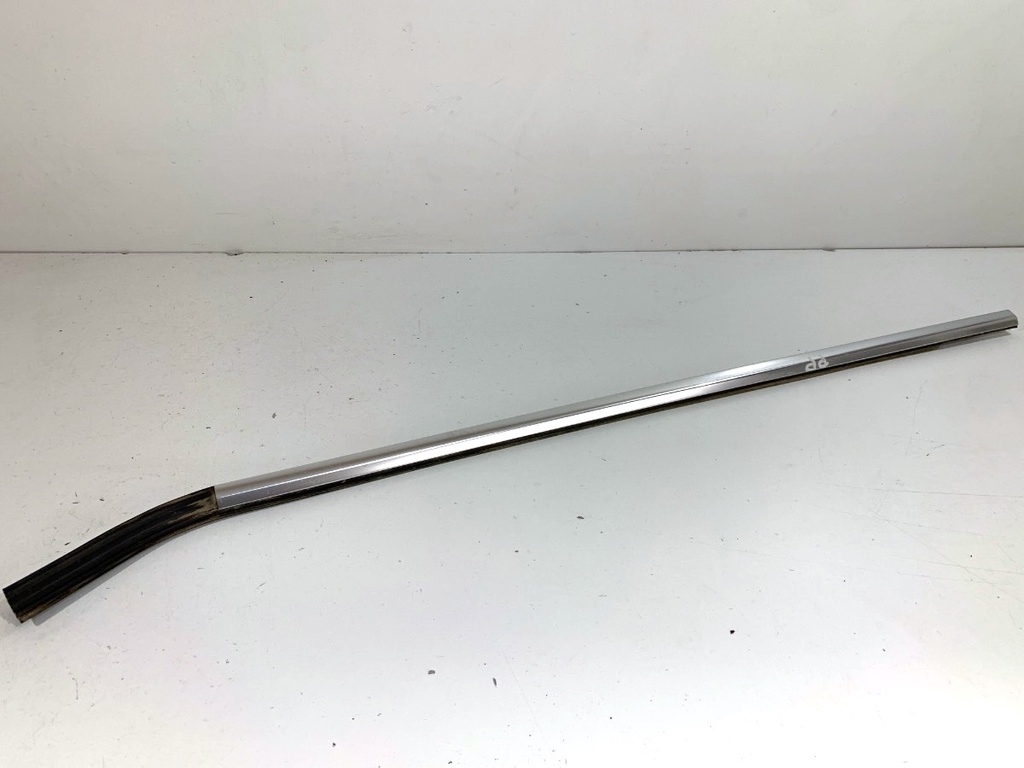 [STARK-865165] Moldura de puerta delantera derecha AUDI Q4 Sportback
