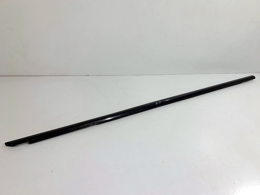 [STARK-874389] Moldura de puerta delantera derecha BMW Serie 5 (F10)