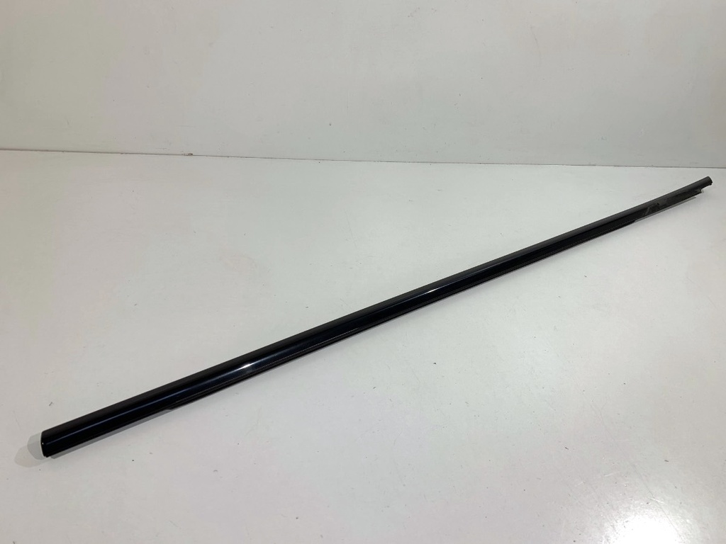 [STARK-880031] Moldura de puerta delantera izquierda BMW Serie 5 Touring (F11)
