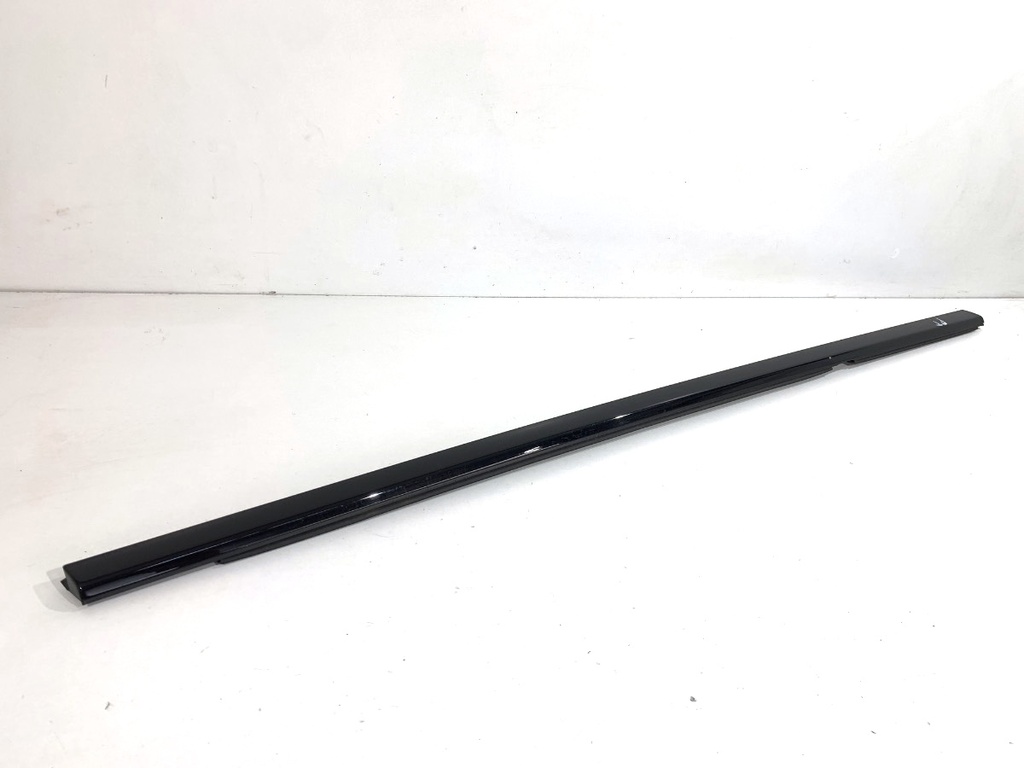 [STARK-884274] Moldura de puerta trasera derecha Peugeot 508 II