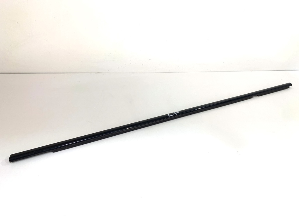 [STARK-908253] Moldura de puerta delantera izquierda Renault Captur I