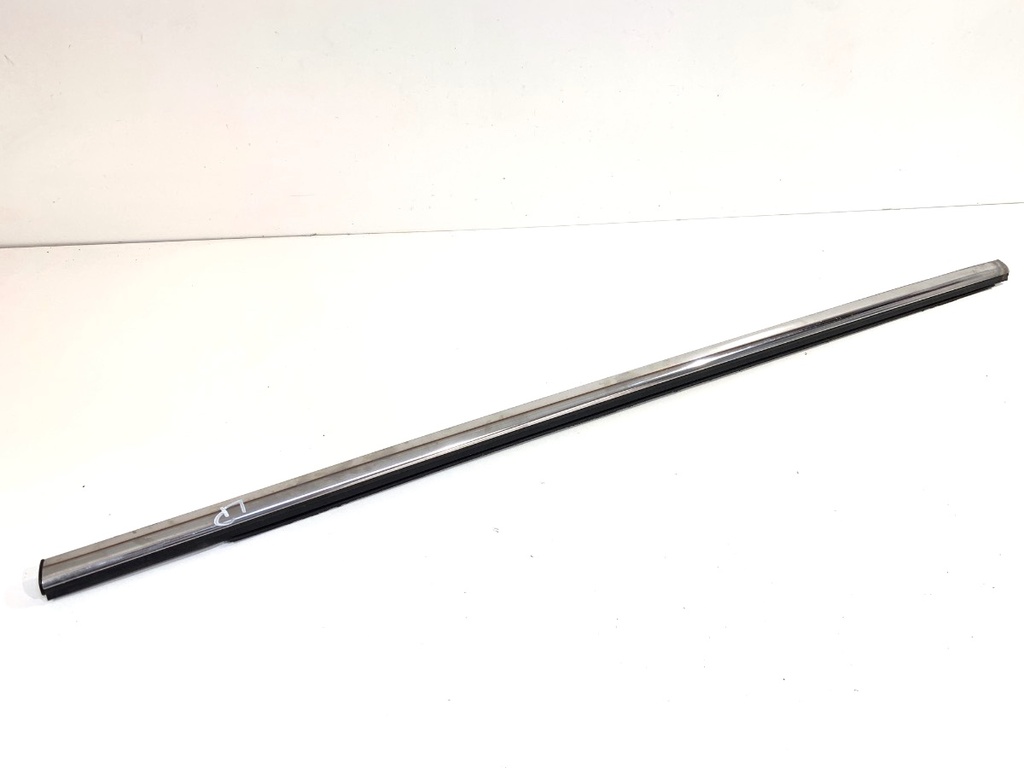 [STARK-914461] Moldura de puerta delantera izquierda Ford Kuga II