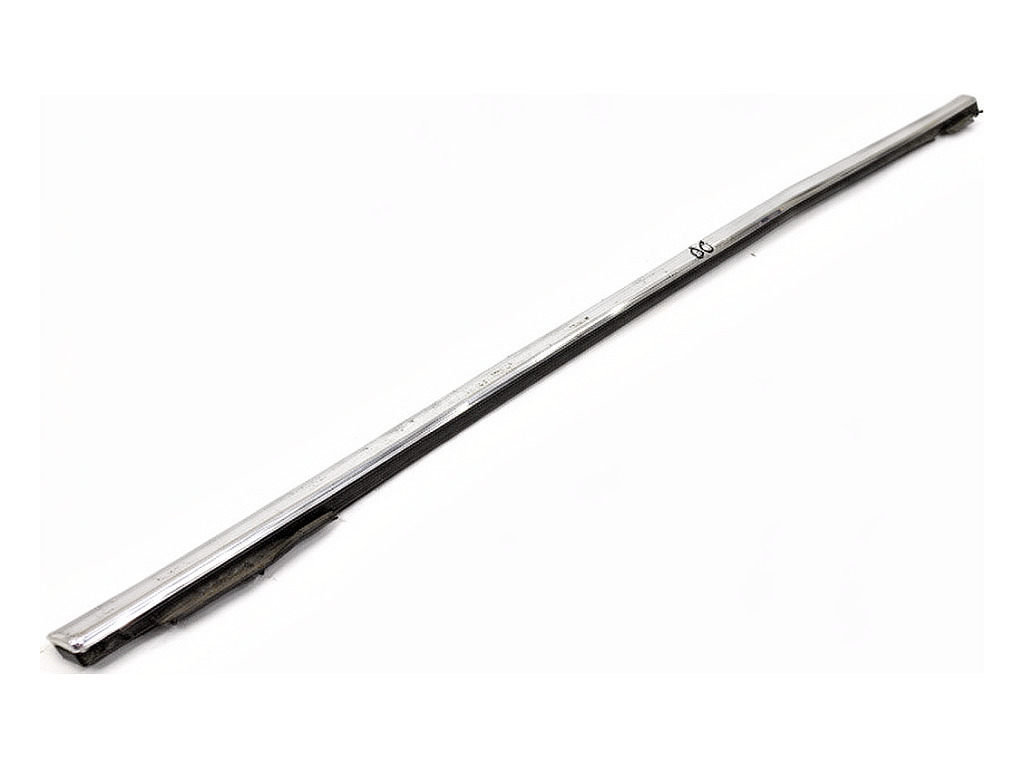 [STARK-930705] Moldura de puerta delantera derecha Ford Kuga I