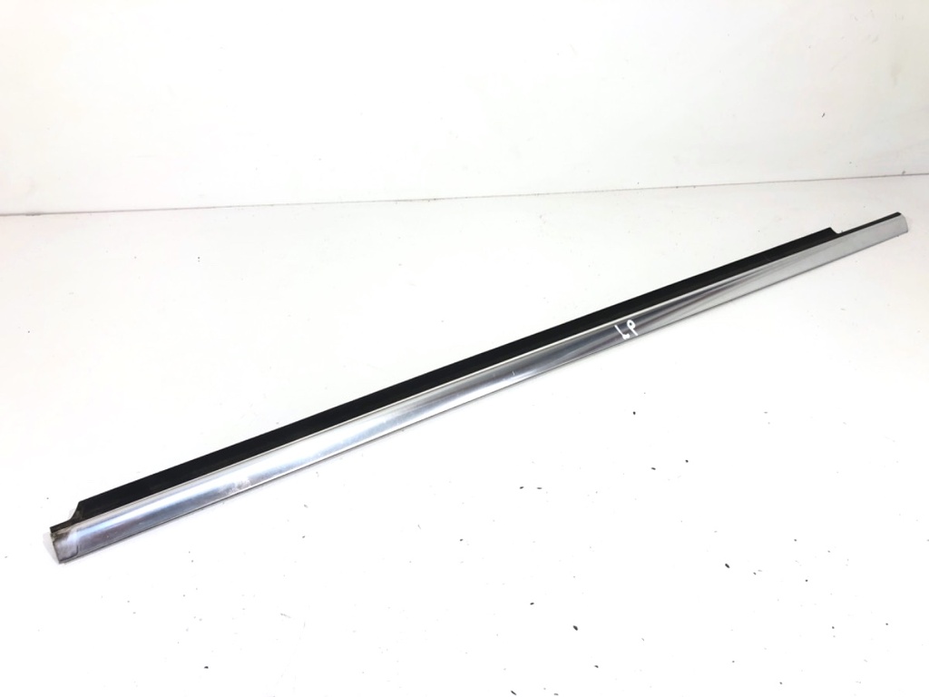 [STARK-760671] Moldura de puerta delantera izquierda Mercedes-Benz Clase GLK (X204)