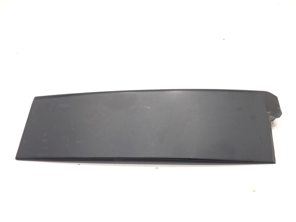 [STARK-624412] Moldura de pilar derecho Audi A3