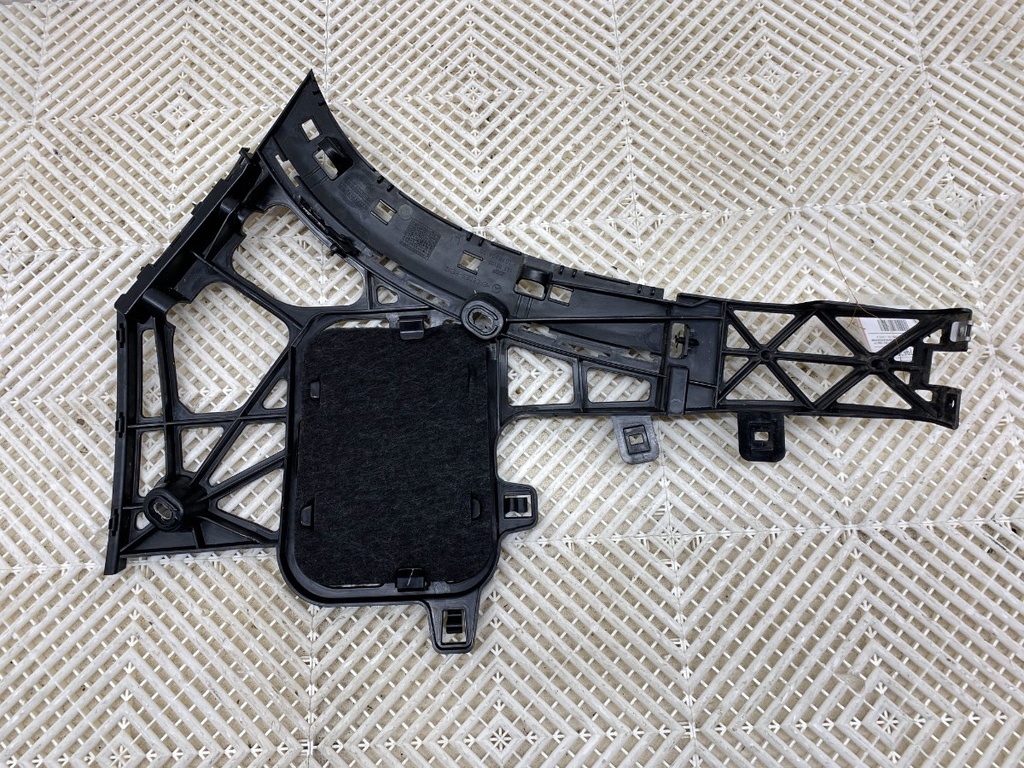 [STARK-796304] Guía de parachoques trasero izquierdo MERCEDES-BENZ GLE (V167)