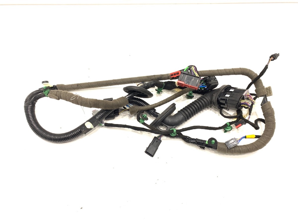 [STARK-801991] Instalación eléctrica puerta delantera izquierda Ford Kuga II