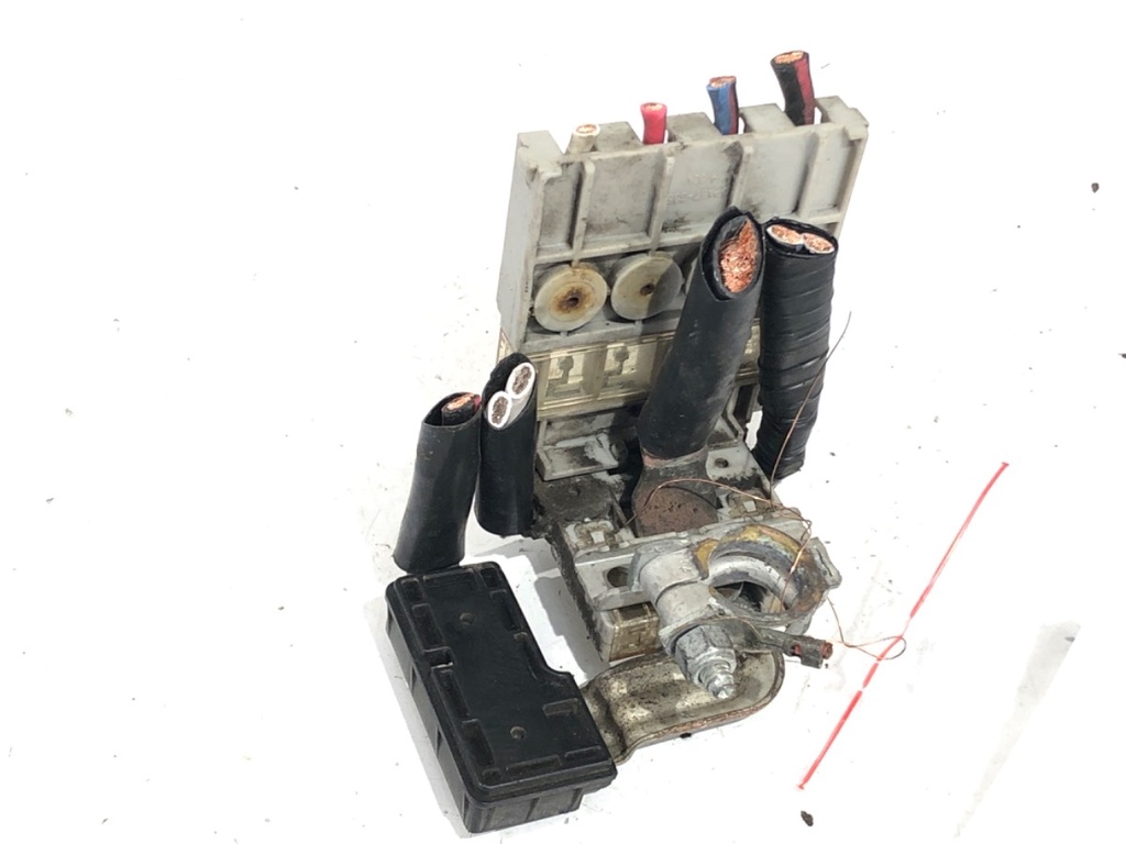 [STARK-755233] Borne positivo de batería Mitsubishi Lancer VIII