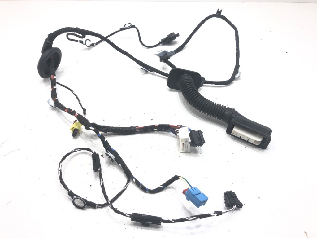 [STARK-779100] Instalación eléctrica puerta delantera derecha Audi A4 B9