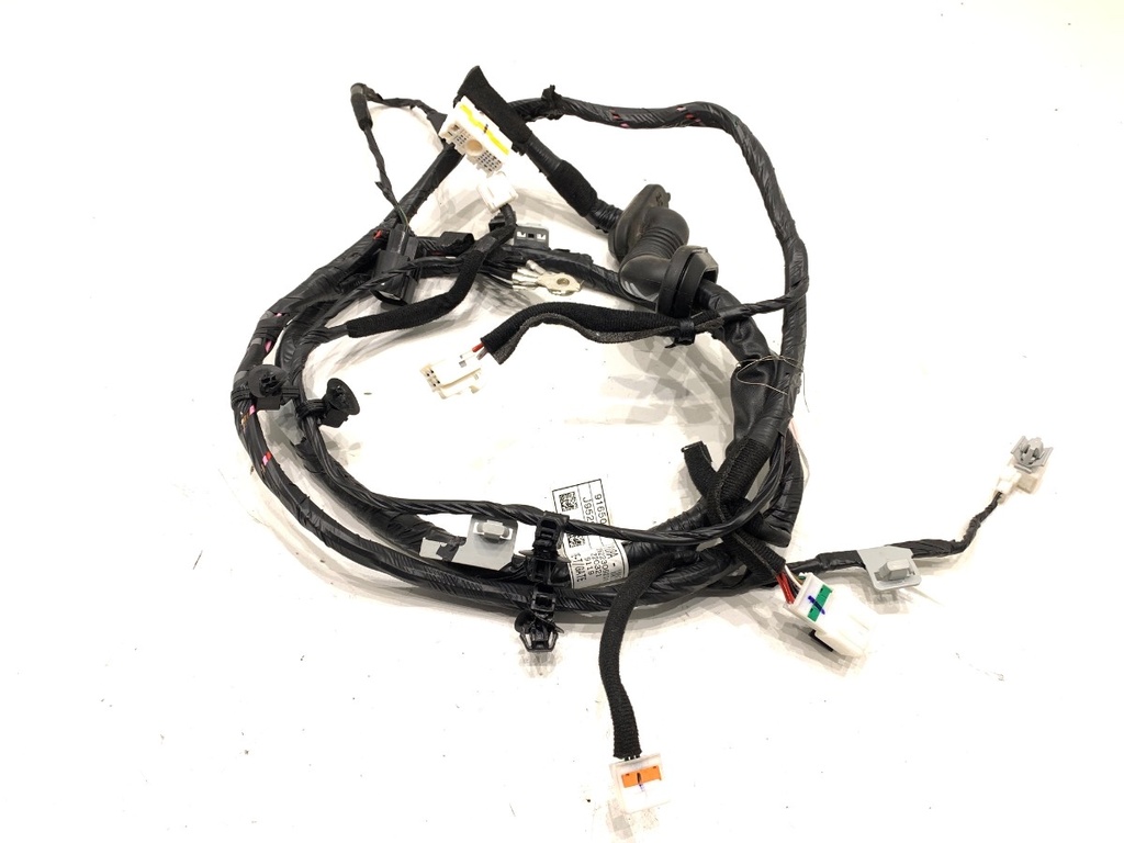[STARK-806330] Instalación eléctrica portón trasero Hyundai Kona