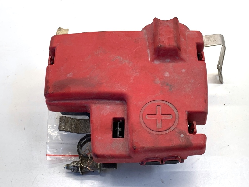 [STARK-850968] Borne positivo de batería Renault Master III