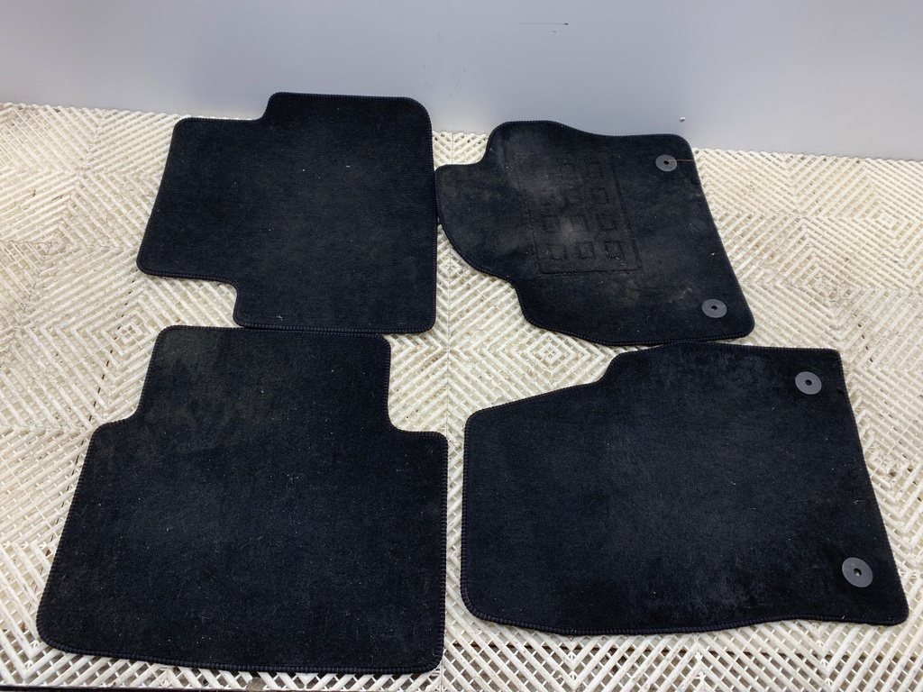 [STARK-891042] Juego de alfombrillas SKODA KAMIQ (NW4)