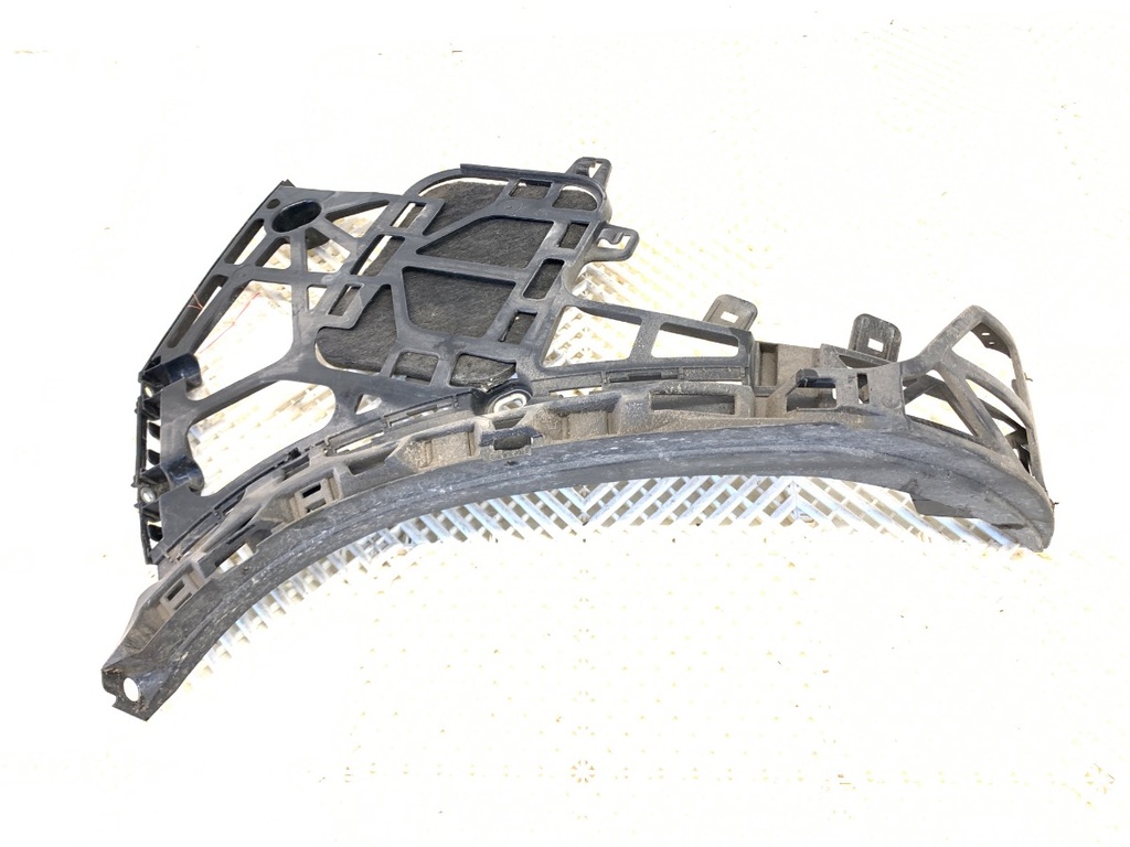 [STARK-895754] Guía de parachoques trasero izquierdo MERCEDES-BENZ GLE (V167)