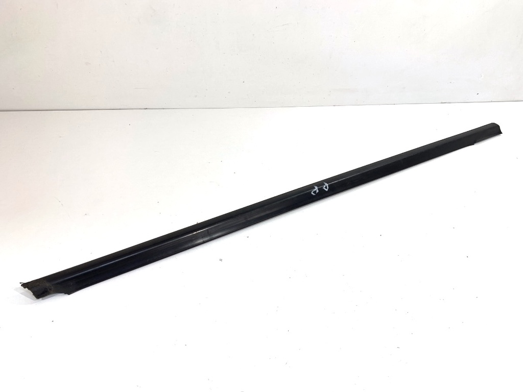 [STARK-915259] Moldura de puerta delantera derecha Hyundai ix35