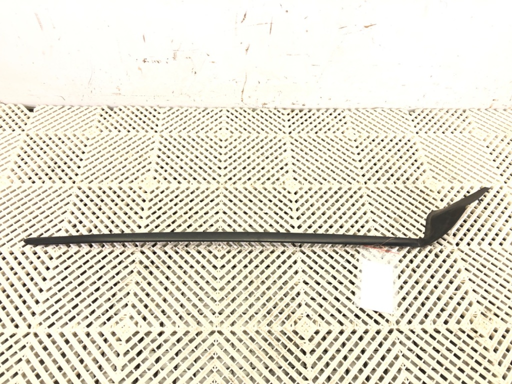 [STARK-676715] Moldura de puerta delantera derecha Toyota C-HR