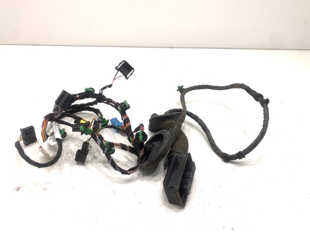 [STARK-907865] Instalación eléctrica de puerta VW Passat B8