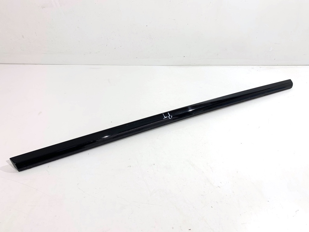 [STARK-825000] Junquillo de puerta trasero derecho BMW 2 Gran Coupe (F44)
