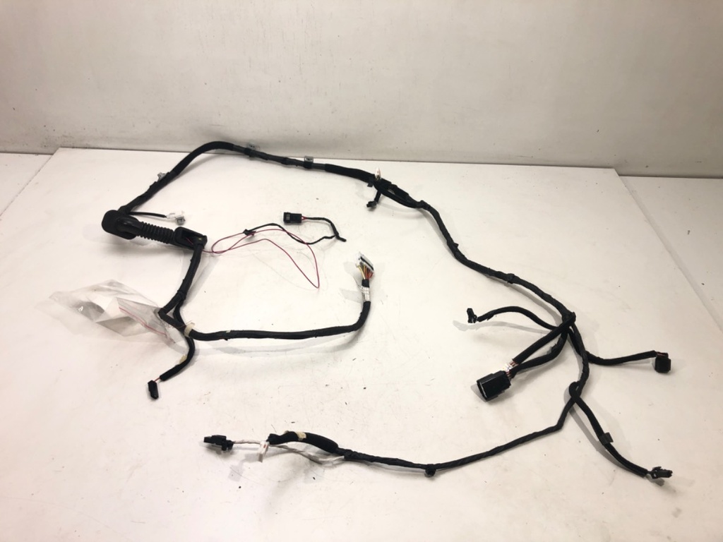 [STARK-503841] Instalación eléctrica de portón trasero Hyundai i30 (PDE, PD, PDEN)