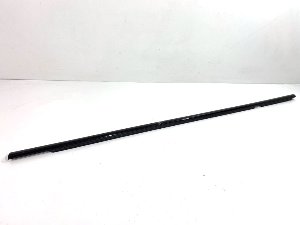 [STARK-799563] Moldura de puerta delantera izquierda Renault Captur I