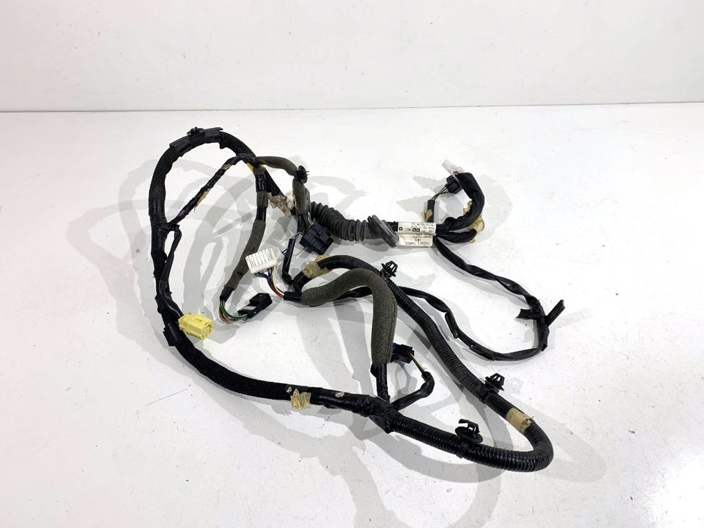 [STARK-803700] Instalación eléctrica puerta delantera derecha Renault Kadjar (HA_, HL_)