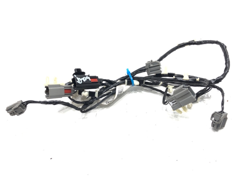 [STARK-811813] Instalación eléctrica de portón trasero Ford Mondeo V