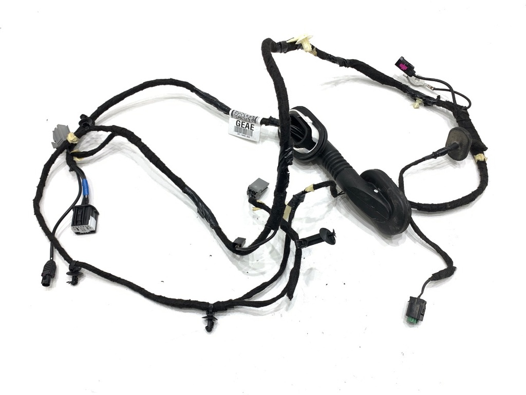 [STARK-812213] Instalación eléctrica de portón trasero Ford Focus IV