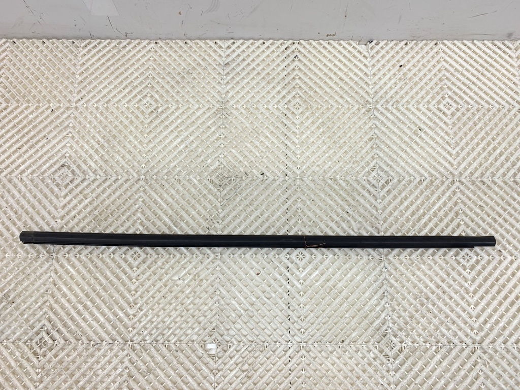 [STARK-813059] Moldura de puerta delantera izquierda VW Golf VII Variant